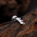 Pendiente labret de acero quirúrgico con circonitas marquesa y base plana plateada - Arco Escalonado de Tres Marquesas (3370) / Plateado