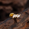 Pendiente de cartílago en acero inoxidable dorado con tres circonitas corte marquise - Arco Escalonado de Tres Marquesas (3370) / Dorado