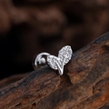 Elegante pendiente de botón de acero inoxidable plateado con corazón y circonita - Forma de Hoja de Corazón (3372) / Plateado