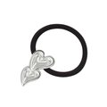 Dettaglio dell'elastico per capelli nero con ciondoli a forma di cuore in metallo argento - Color Acciaio
