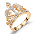 Squisito anello a corona dorato con scintillanti zirconi per donne eleganti - US 9 / Stile Corona Dorata (JR2129GL)