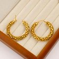 Dettaglio dei cerchi placcati in oro 18 carati con superficie a trama di scaglie di pesce - Stile Cavo a Rombo (CK514) / Oro