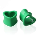 Detailopname van felgroene acryl hartvormige oormeters met dubbel uitlopend ontwerp - Effen groen
