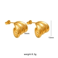 Boucles d'oreilles chic plaquées or 18 carats avec un élégant design incurvé à trois couches - Style de Coquille Arquée à Trois Couches (CK53)
