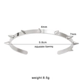Bracciale rigido punk in acciaio al titanio argento con dettagli di rivetti a cono - Stile Linea Dritta Punte / Larghezza 4mm Altezza Punta 7mm Diametro Interno 5.8cm / Argento