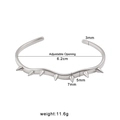 Bracciale a onde in acciaio inossidabile argento con sette punte a cono affilate - Stile Cerchio Ondulato / Larghezza 5mm Altezza Punta 7mm Diametro Interno 6.2cm Spessore 3mm / Argento