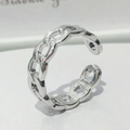Nahaufnahme eines silbernen Kettenglied-Rings mit verstellbarem, schlichtem Design - Kette / Silberne Kettenart(JZ537S)