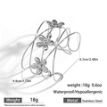 Makro-Detailansicht des silbernen mehrlagigen Drahtarmreifs mit Blumen aus Edelstahl - Dreifachblumen-Mehrlagen-Wickelstil (DKB253015S)
