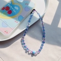 Blaue und lila Kristall-Perlen Handykette an hellblauer Hülle mit Blumenmuster - Blau Transparent Quadratische Perlen Stil (SJ-A230005A)