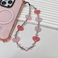 Détail d'un bijou de téléphone en perles de cœur rose avec perles acryliques - SZ-A250018A(SZ-A250018A)