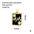 Détail du pendentif cœur MAMA plaqué or montrant les dimensions 18x15mm et zircons - Pendentif Rectangle Noir MAMA