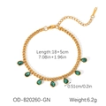 Detail van de gouden roestvrijstalen schakelarmband met groene zirkoon druppelhangers - Groene Waterdruppel Kwastje Armband (OD-B20260-GN)