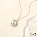 Vista detallada del colgante de luna y estrella con piedra de ópalo y circonitas - Plata con piedra principal blanco lechoso (NE2146-D-2)