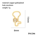 Détail macro du fermoir à vis en cuivre plaqué or avec pavé de zircons pour bijoux - Style Clé (P01206) (Pendentif Uniquement (Sans Chaîne))