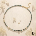 Detail der Perlenkette mit natürlichen Achatsteinen, Süßwasserperlen und Goldverschluss - Apatit