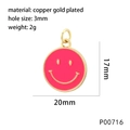 Detailansicht des rosa Emaille Smiley Anhängers mit Goldbeschichtung und 3mm Loch - Hellrosa Stil (P00716)