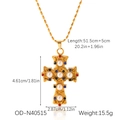 Dettaglio della collana a croce in acciaio inossidabile 18K con perle e gemme - Croce di Diamanti Multicolore Vintage (OD-N40515)