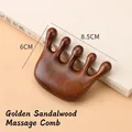 Gouden sandelhout massagekam met 5 tanden en natuurlijke houtnerf, maat 8,5x6 cm - Gouden Sandelhout Handvorm