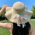 Beige woven straw sun hat with white lace ribbon and pink tulip floral decoration - Single Flower Decoration - Beige