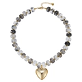 Dettaglio di collana di perle in resina marmorizzata con grande ciondolo a cuore d'oro - Motivo Marmo Perla a Barile Stile Cuore (Stile-17)