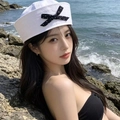 White sailor hat with polka dot bow and striped accents for summer beach vacation style - M (56-58cm) / New White Polka Dot Bow