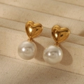 Pendientes de corazón vintage francés dorados con elegantes perlas blancas redondas - Estilo de Corazón Liso