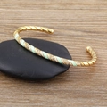 Brazalete bohemio bañado en oro de 18 quilates con esmalte verde claro y blanco - Verde