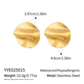Detail view of gold stainless steel irregular hoop earrings with 4cm diameter dimensions - Irregular Wave Round Earrings (YYE025015)