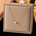 18K gold-plated titanium steel necklace with white pearl and four-leaf clover pendant - Round Clover Flower (H373) Gold