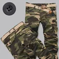 Herren Camouflage Cargo-Hose mit Fleecefutter, Multi-Taschen und Webe-Gürtel - EU 29 / Armeegrün Camo