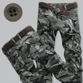 Men's relaxed fit camouflage cargo pants in grey and white with a brown woven belt - EU 28 / Light Green Camo (9121)