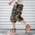 Pantalones cortos cargo para hombre con estampado camuflaje y multibolsillos - EU 31 / Caqui Camuflaje