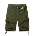 Armeegrüne Herren Cargo-Shorts mit Multi-Taschen und Kordelzug auf weißem Hintergrund - Armeegrün