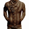 Braune Herren-Strickjacke mit Zopfmuster, Stehkragen und Knebelknöpfen - S / Braun