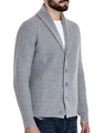 Gilet en maille gris clair pour hommes avec col châle, poignets côtelés et boutons classiques - S / Gris clair