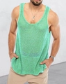 Detail eines grünen Strick-Tanktops mit atmungsaktivem Mesh-Muster und U-Ausschnitt - M / Grün