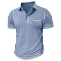 Kurzärmliges Poloshirt für Herren in Nebelblau mit drei Knöpfen und weißen Kontrastnähten - S / Hellblau