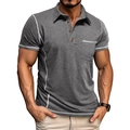 Detail eines grauen Polo-Shirts mit Kontrastnähten und Holzknöpfen an der Tasche - S / Dunkelgrau