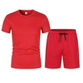 Détail de l'ensemble de sport en maille rouge avec t-shirt col rond et short à cordon - S / Haut Et Bas / Rouge