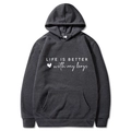 Sweat à capuche gris foncé avec texte Life Is Better With My Boys et cœur blanc - S / Gris Foncé (With My Boys)