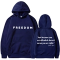 Dunkelblauer Unisex-Kapuzenpullover mit weißem Freedom-Aufdruck und Zitat hinten - S / Marineblau