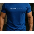 T-shirt de sport ajusté bleu roi en coton avec imprimé NEVER GIVE UP sur le devant - S / Bleu saphir