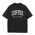 Zwart ruimvallend katoenen t-shirt met gebogen witte COFFEE WEATHER grafische print - M / Aangepast Ontwerp