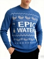 Détail d'un pull de Noël bleu avec des flocons de neige et le motif lettré Epic Water - M / Bleu