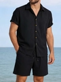 Detailansicht Herren-Sommer-Set mit schwarzer Plissee-Struktur und Knopfdetails - S / Schwarz