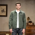 Veste en jean ajustée vert armée pour hommes avec poches poitrine et revers classiques - S / Vert Armée