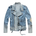 Chaqueta vaquera biker vintage azul claro para hombre con lavado intenso y detalles desgastados - M / Azul claro