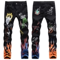 Schmale schwarze Herrenjeans mit Graffiti-Aufdrucken von weißen Totenköpfen und Flammen - EU 28 / Schwarz