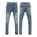 Ανδρικό μπλε τζιν slim-fit με σκισίματα και καλλιτεχνικές λεπτομέρειες από πιτσιλιές μπογιάς - EU 28 / Μπλε στυλ με πιτσιλιές μπογιάς
