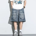 Pantaloncini cargo in denim blu medio con tasche laterali e coulisse per uomo - S / Tasca Cargo a Punta / Blu Medio